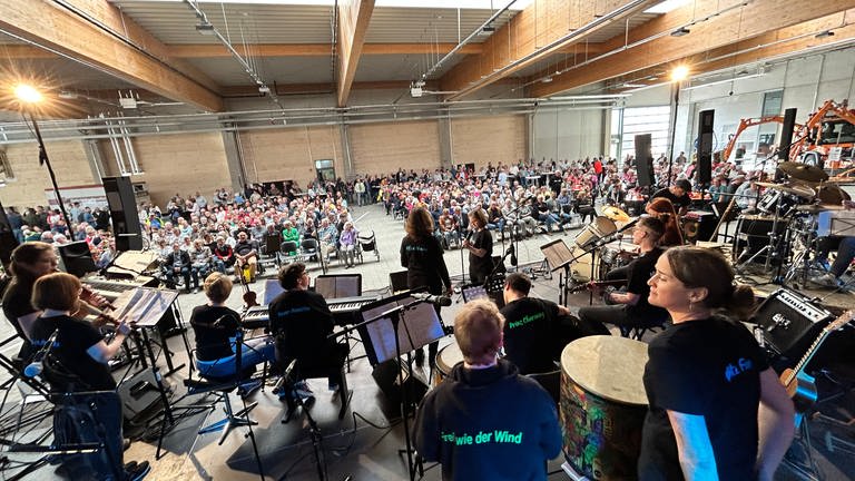 Die inklusive Band GiLanNika bei einem Auftritt in Bruchsal (Foto: SWR)